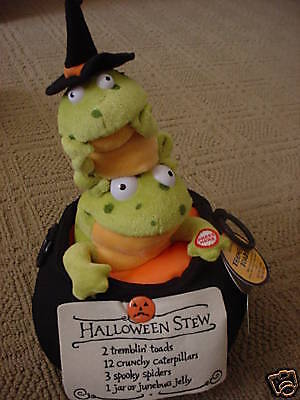 Hallmark 2008 Halloween Plush   Tremblin Toads   Magic  