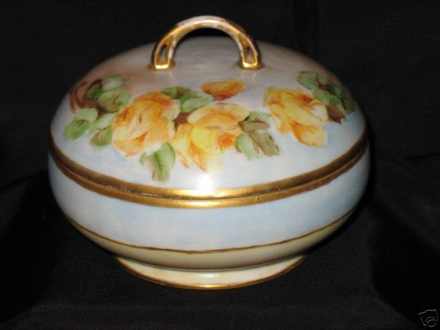 VINTAGE HANDPAINTED POWDER BOWL HC ROYAL BAVARIA  