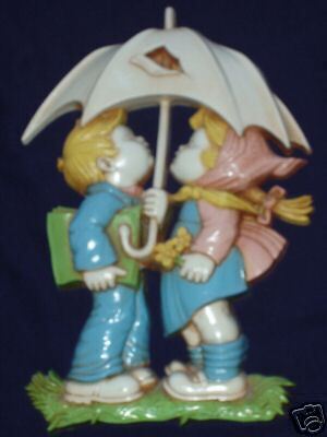 7494 Boy & Girl Umbrella 1977 Dart Homco Wall Jack Jill  