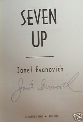 Seven Up signed Janet Evanovich First Edition (2001) 9780312265847 