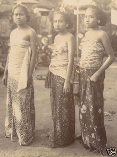 Bali photo 3 Girls BEAUTIES Weissenborn Indonesia 20s  