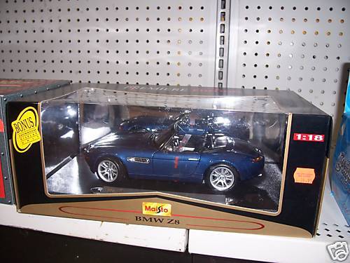 BMW Z8 BLUE CONVERTIBLE DIECAST 118 SCALE  